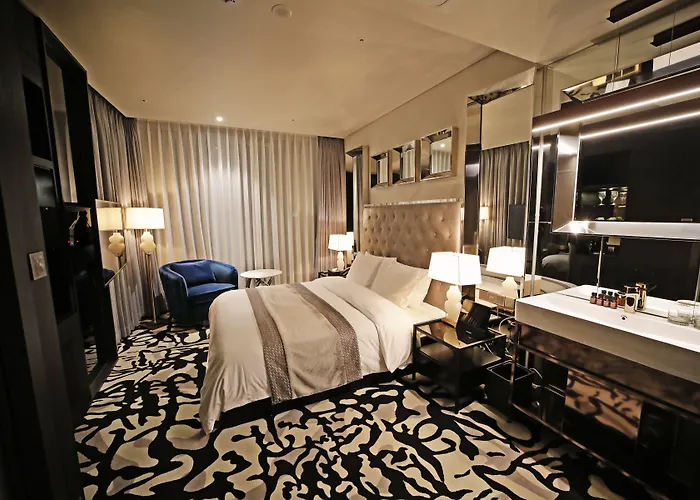 Hotel Louis Hamilton Gwangan 3*
